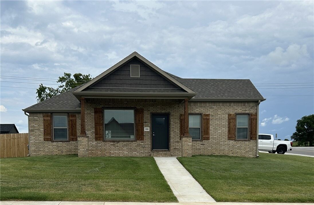 Property Photo:  2000 Dobbs Street  AR 72751 
