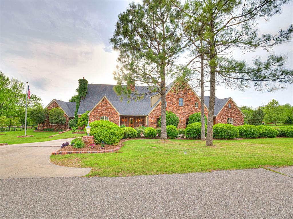Property Photo: 3812 Ridgeline Drive OK 73072