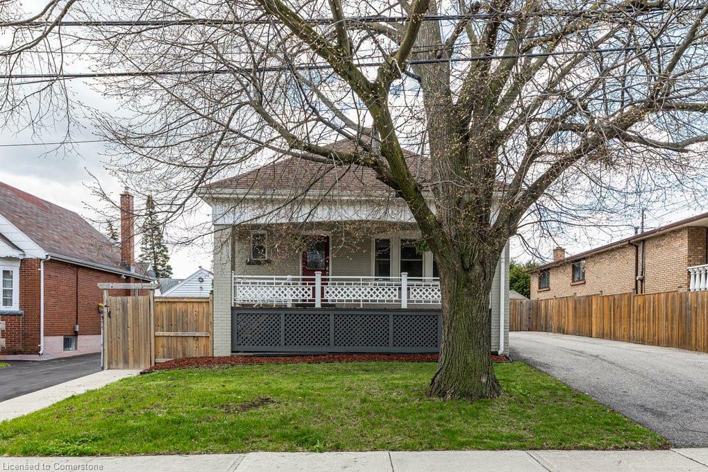 Photo de la propriété: 938 Lawrence Road ON L8K 2A6