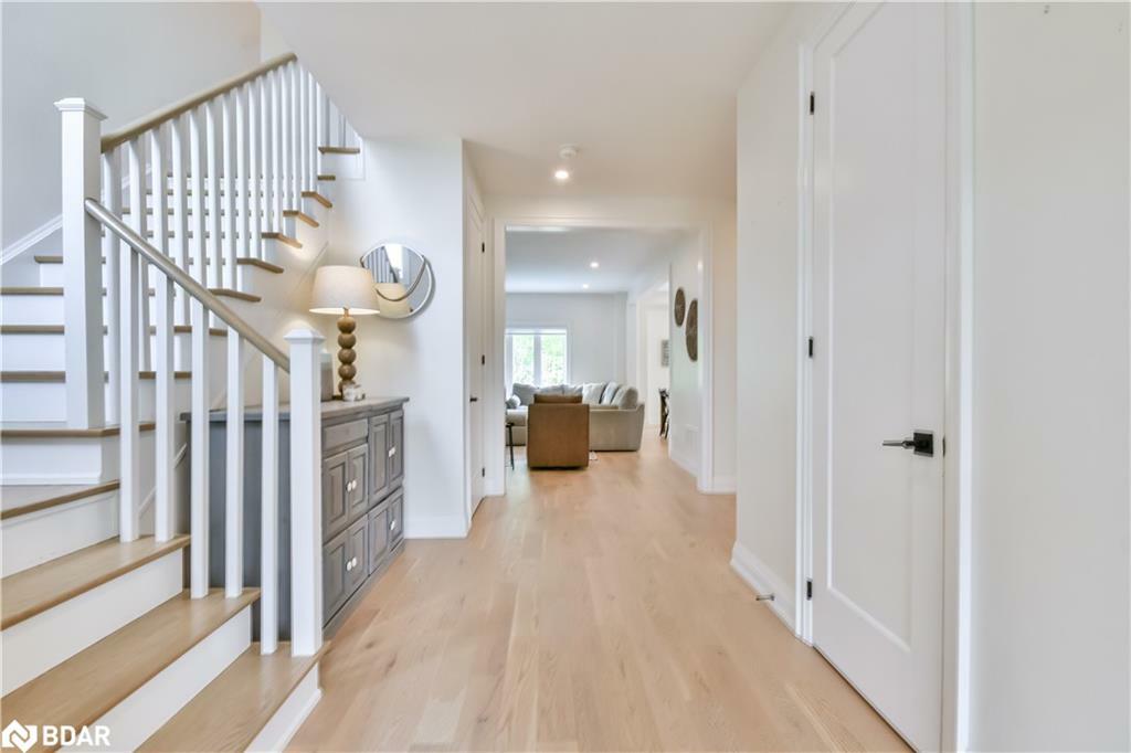 Property Photo: 61 Muirfield Drive Drive ON L4N 6J9