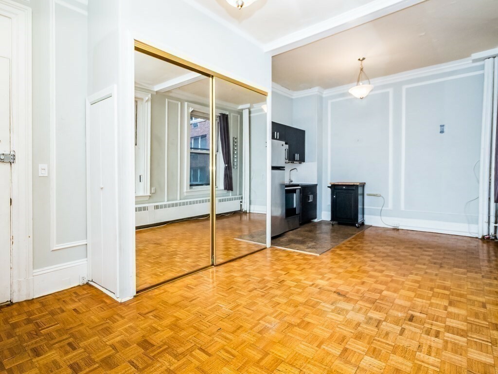 Property Photo: 21 Beacon St 4Q MA 02108