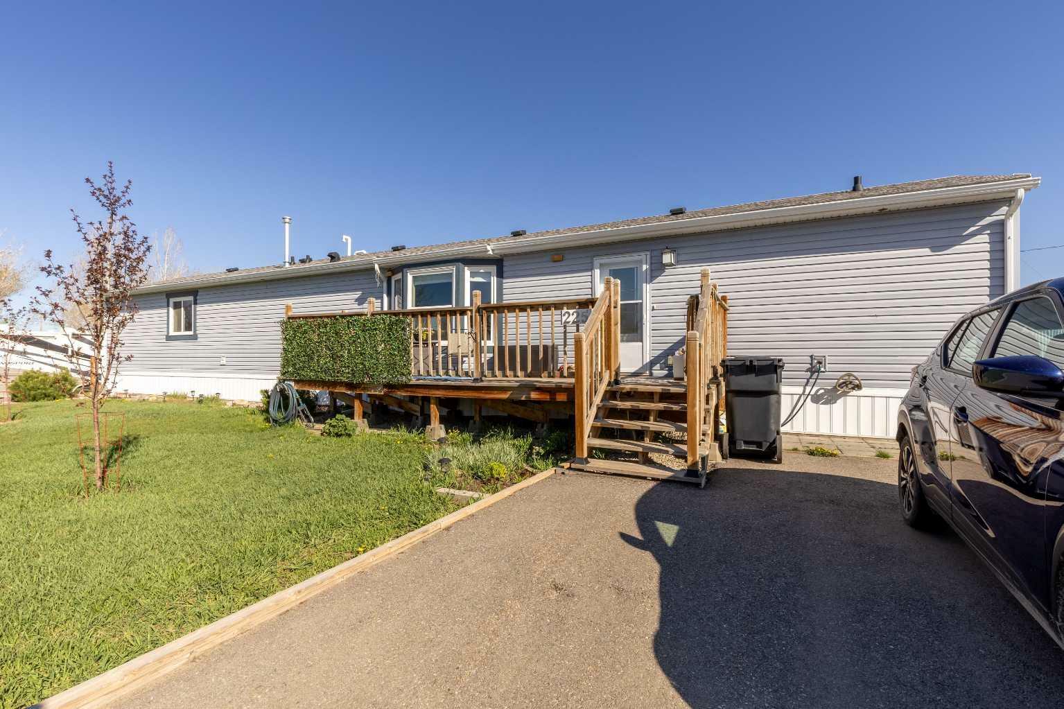 Property Photo: 225 King Street AB T0L 0G0