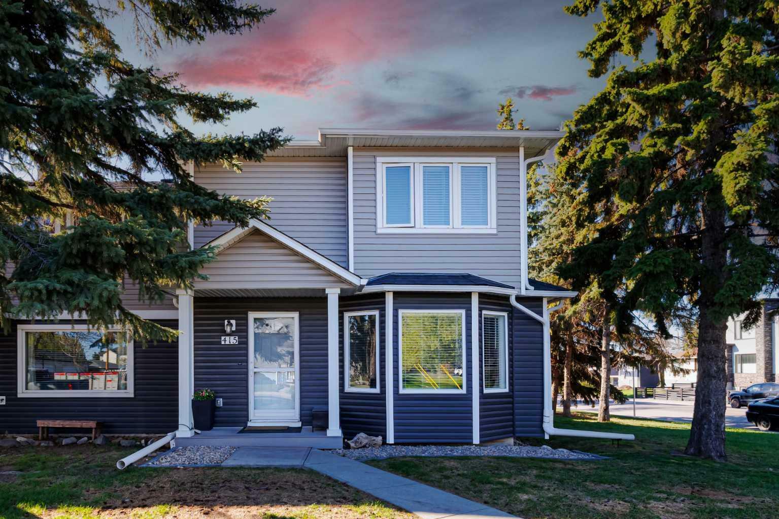 Property Photo: 415 Regal Park NE AB T2E 0S6