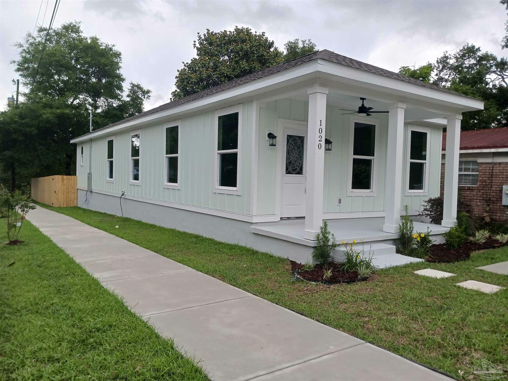 1020 W Lloyd St  Pensacola FL 32501 photo