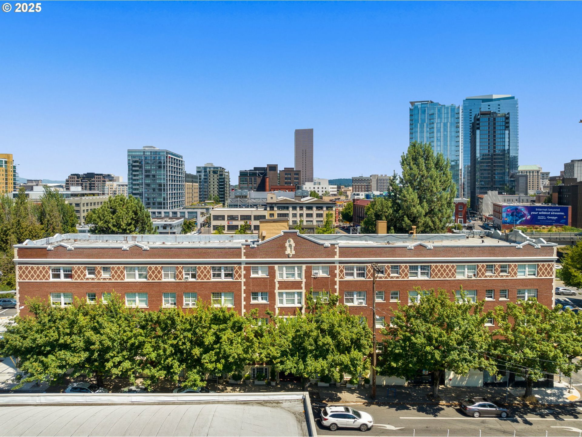 Property Photo: 20 NW 16th Ave 311 OR 97209