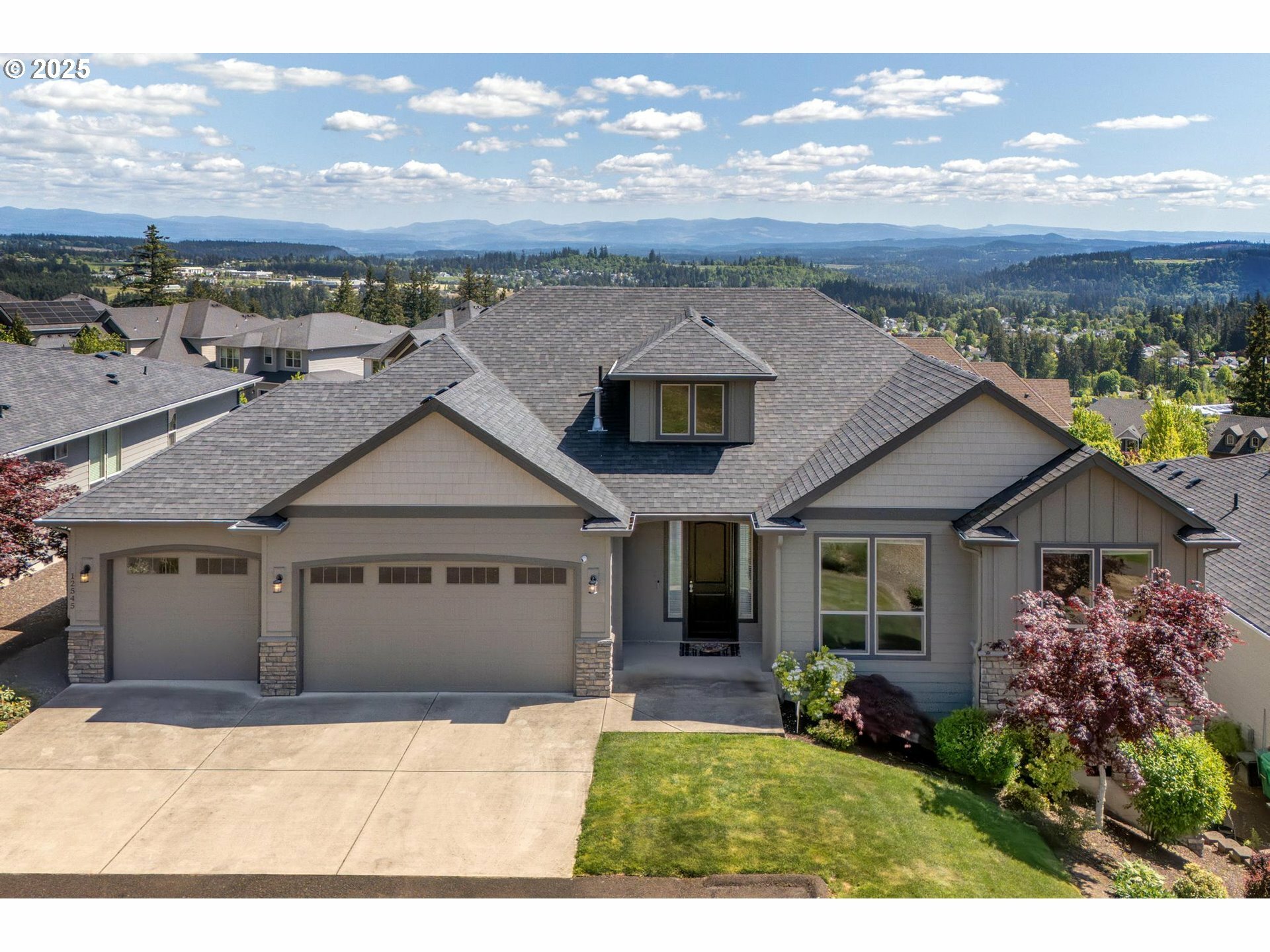 Property Photo: 12545 SE Hadeed Dr OR 97086