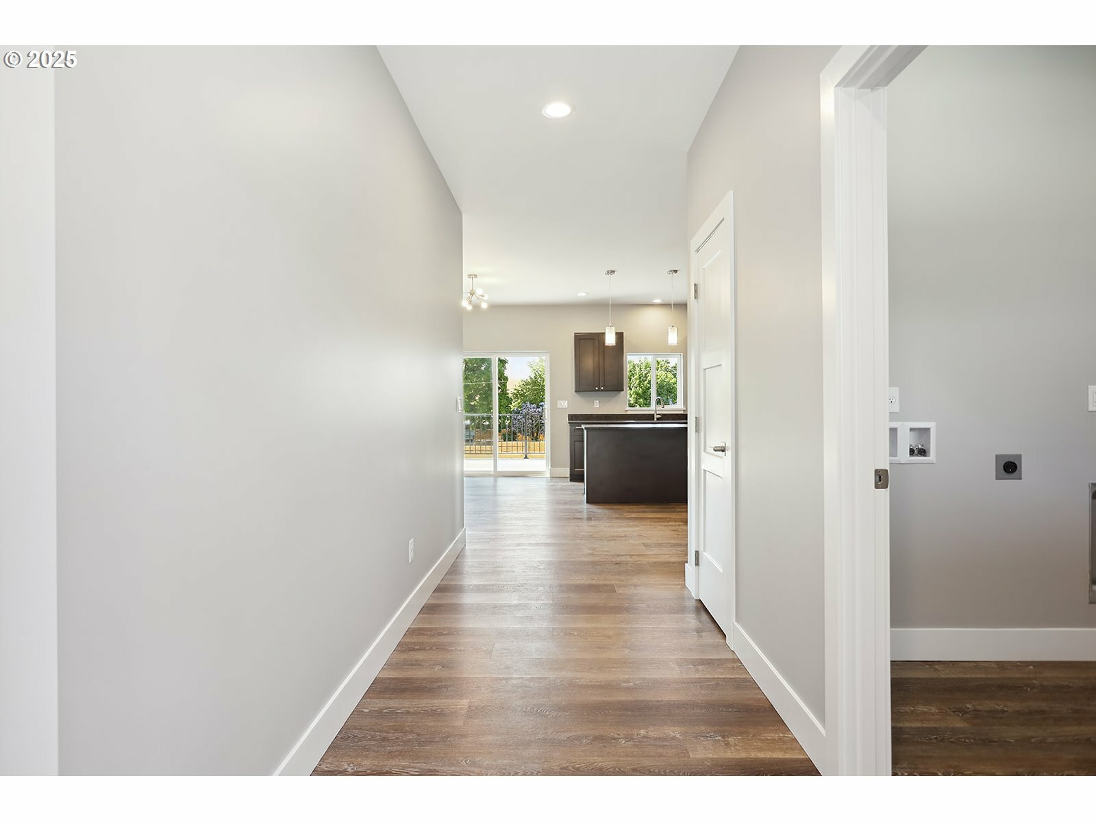 Property Photo: 365 NW 4th St OR 97021