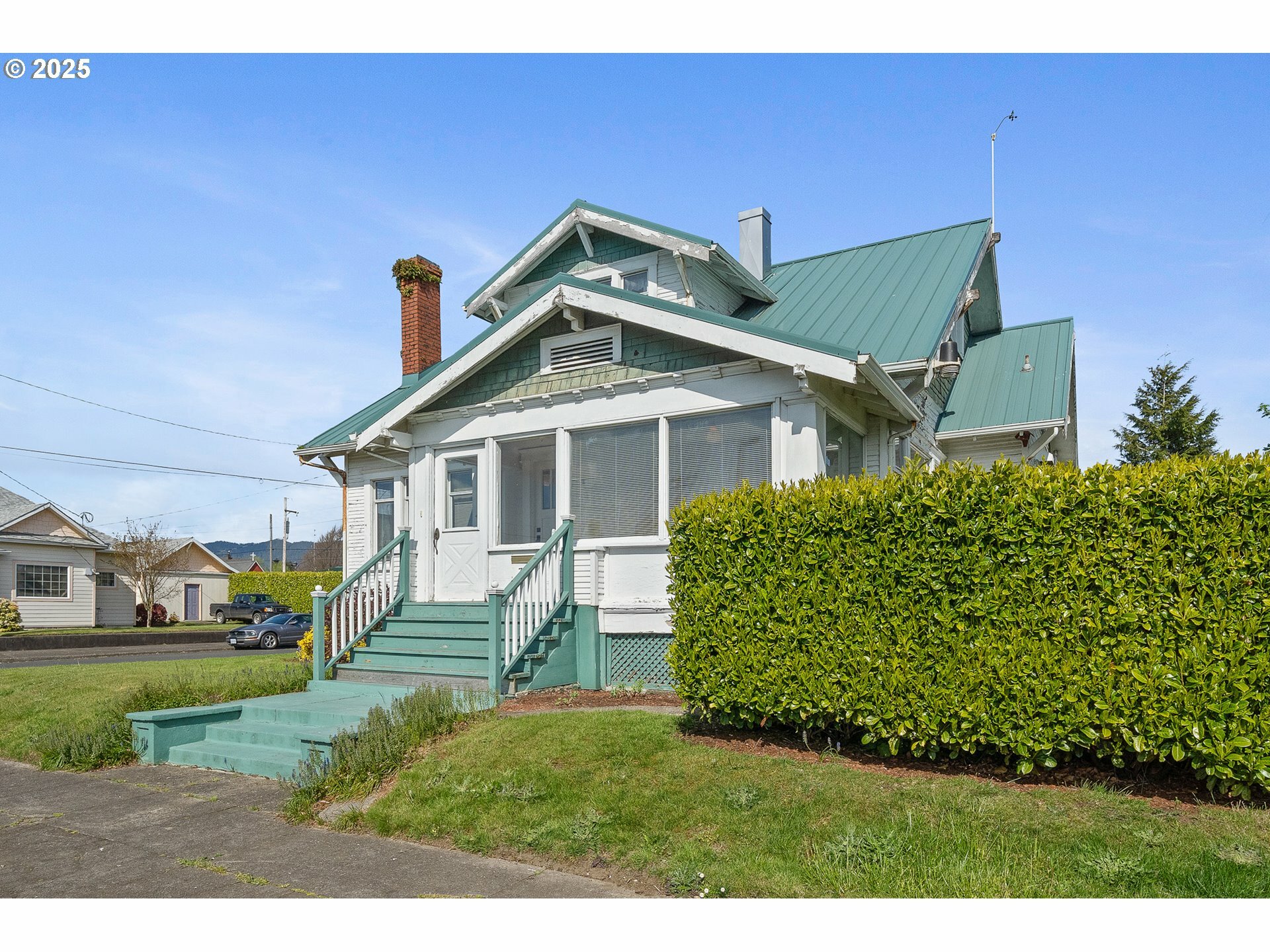 Property Photo: 701 Main Ave OR 97141