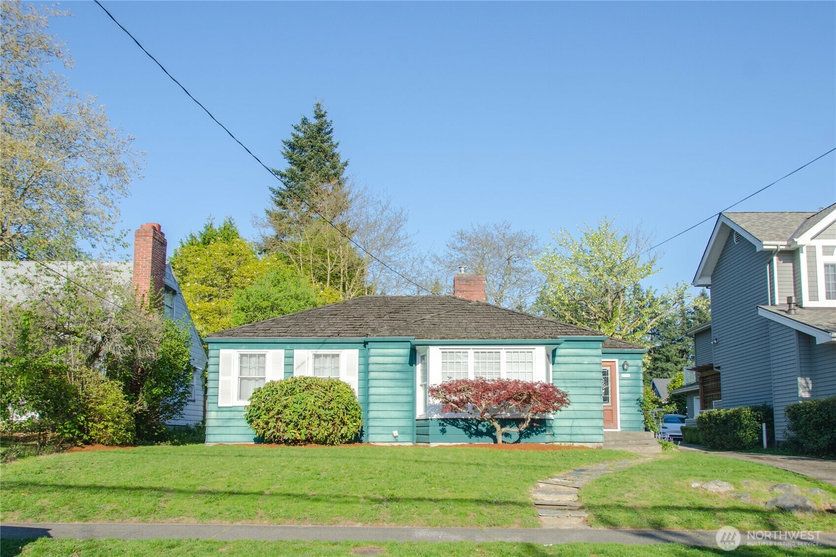 Property Photo: 4738 47th Avenue NE WA 98105