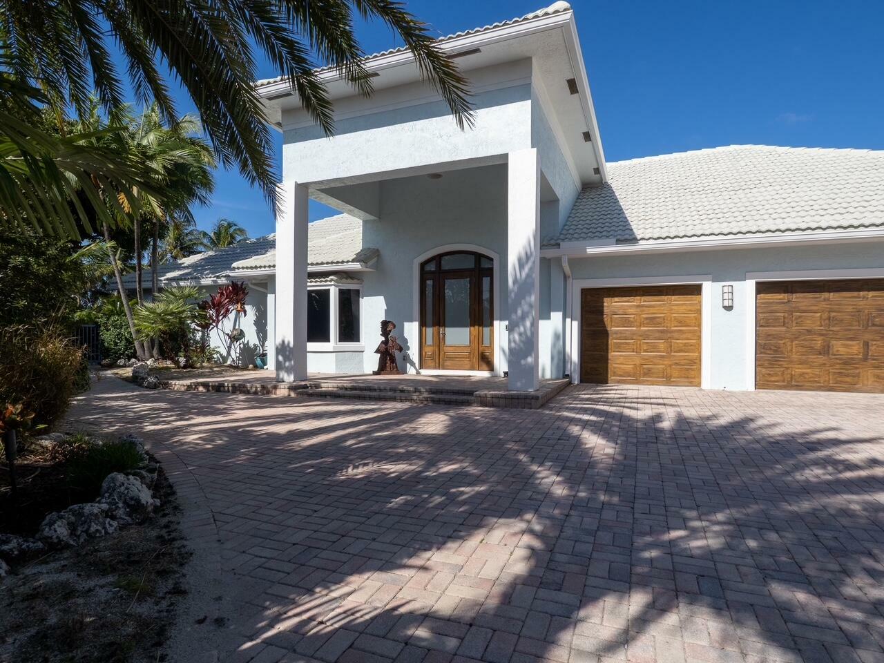 Property Photo: 2311 NE NE 47 St Street FL 33064