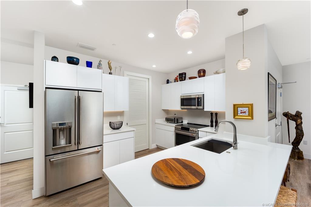 Property Photo:  41 Seminole Street SW 208  FL 34994 