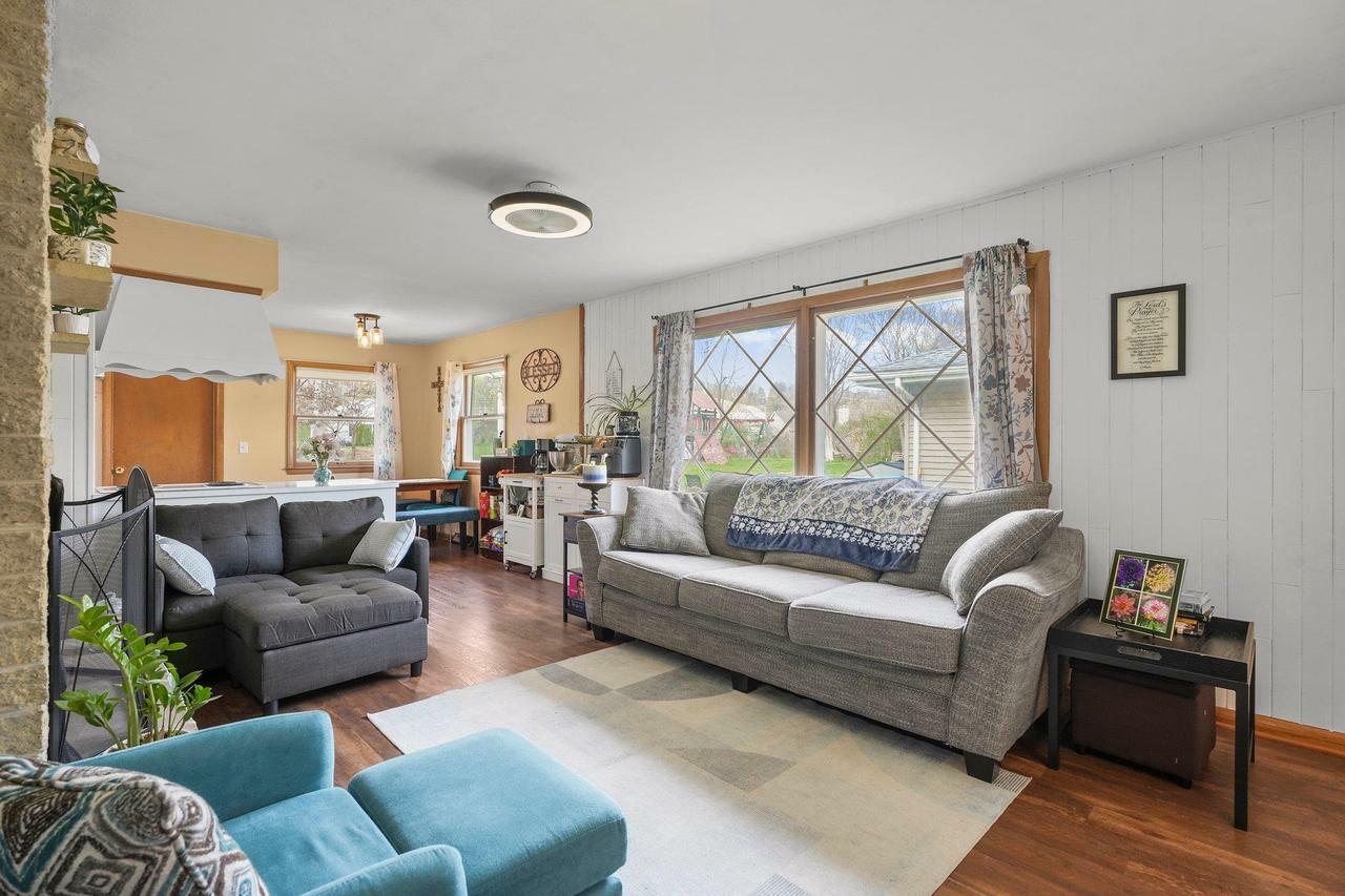 Property Photo: 2 Riverdale Circle WI 53094