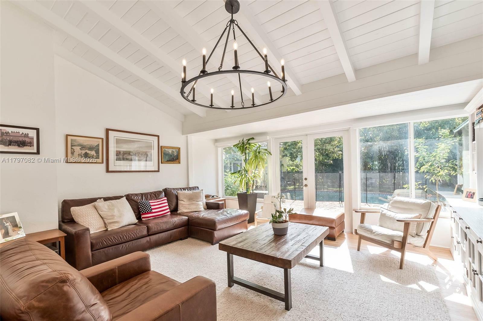 Property Photo: 1254 Andalusia Ave FL 33134