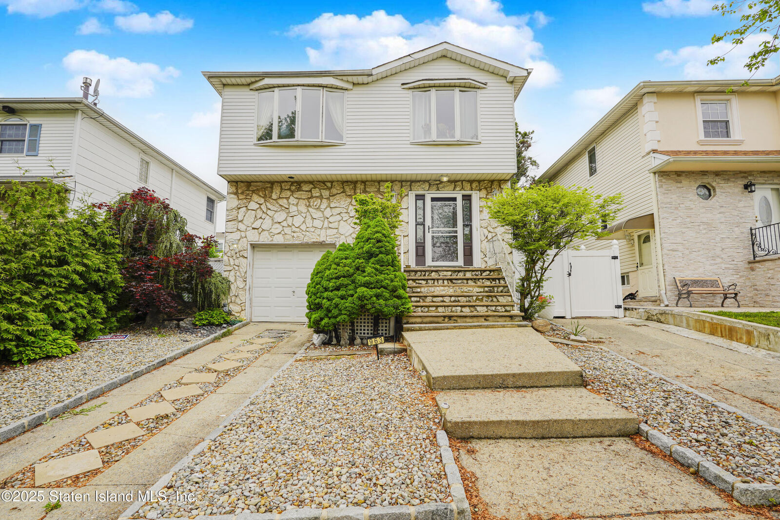 Property Photo:  963 Sinclair Avenue  NY 10309 