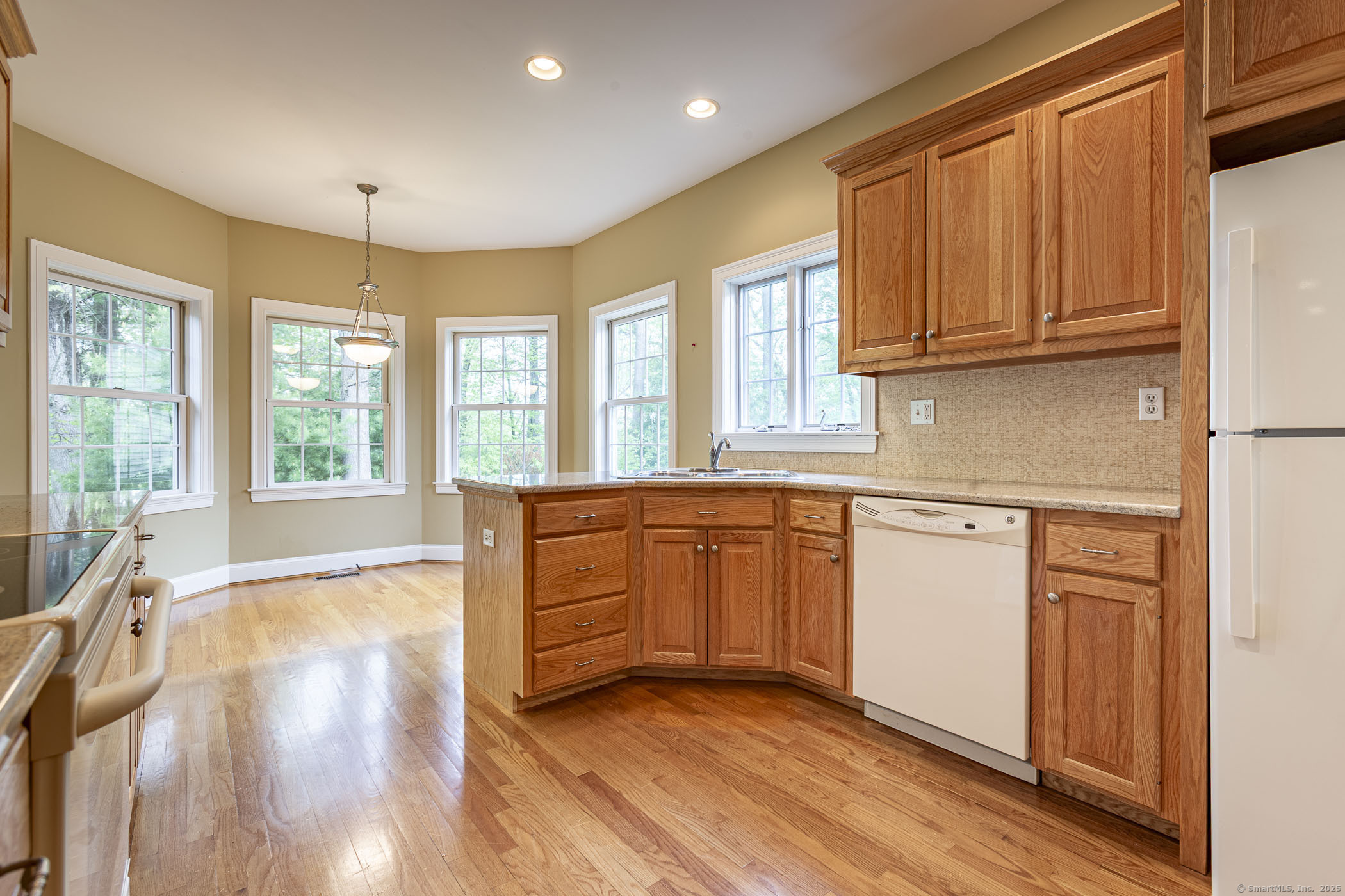 Property Photo: 33 Cheney Lane 33 CT 06040