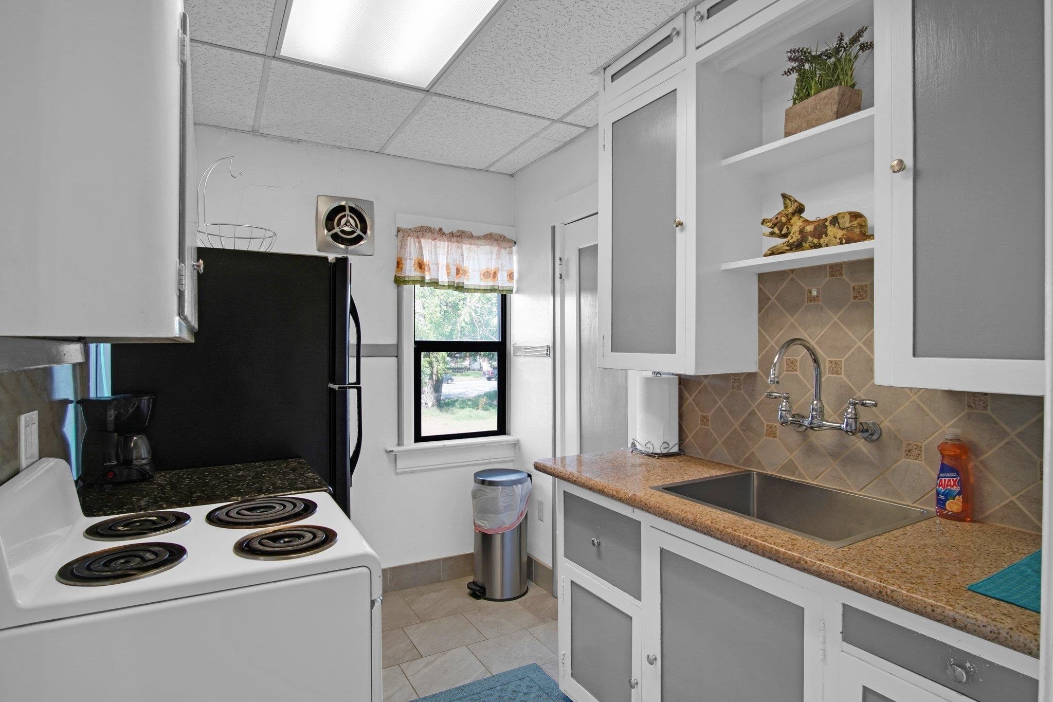 Property Photo: 517 S Maple St WA 99204