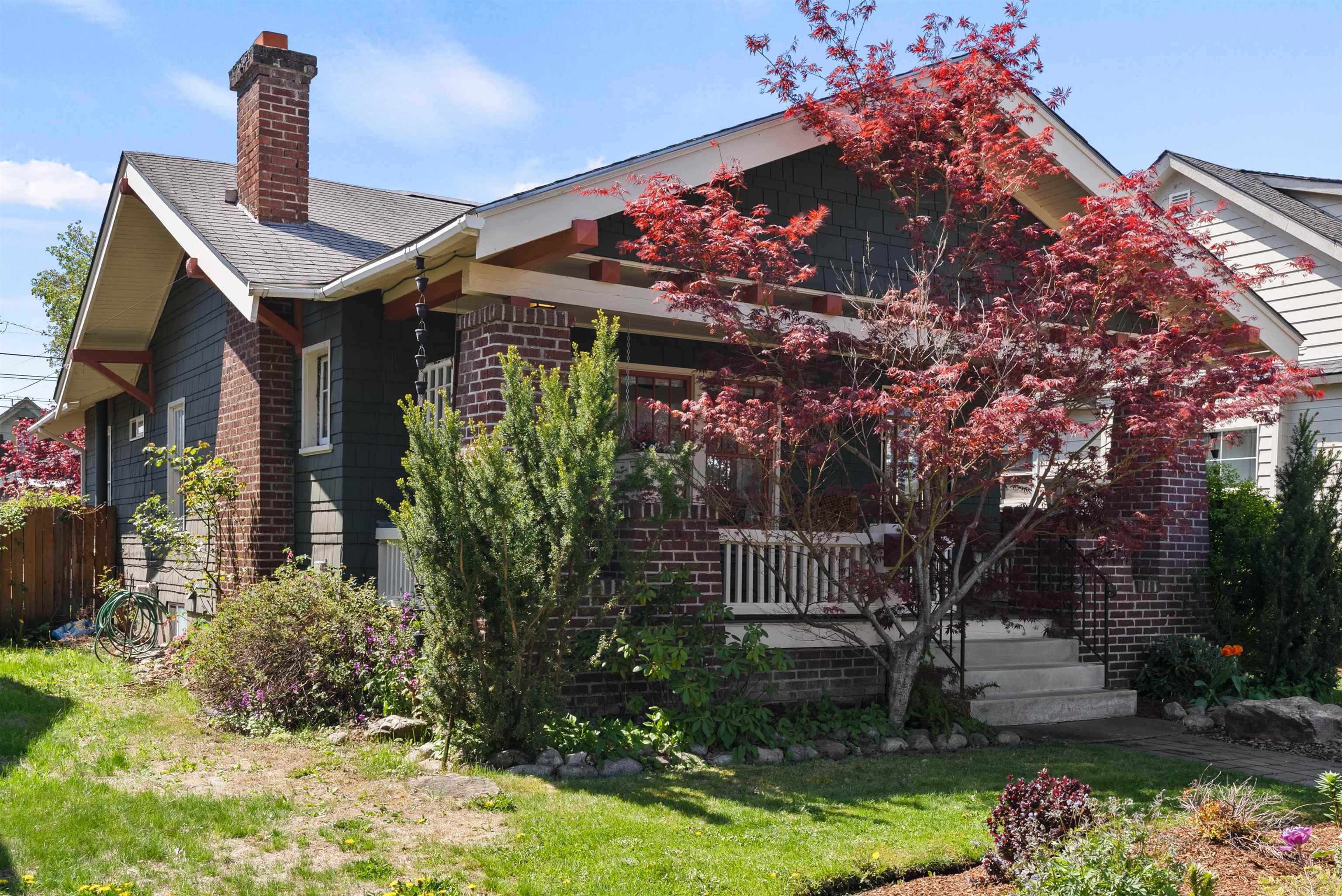 Property Photo: 2415 W Maxwell Ave WA 99201