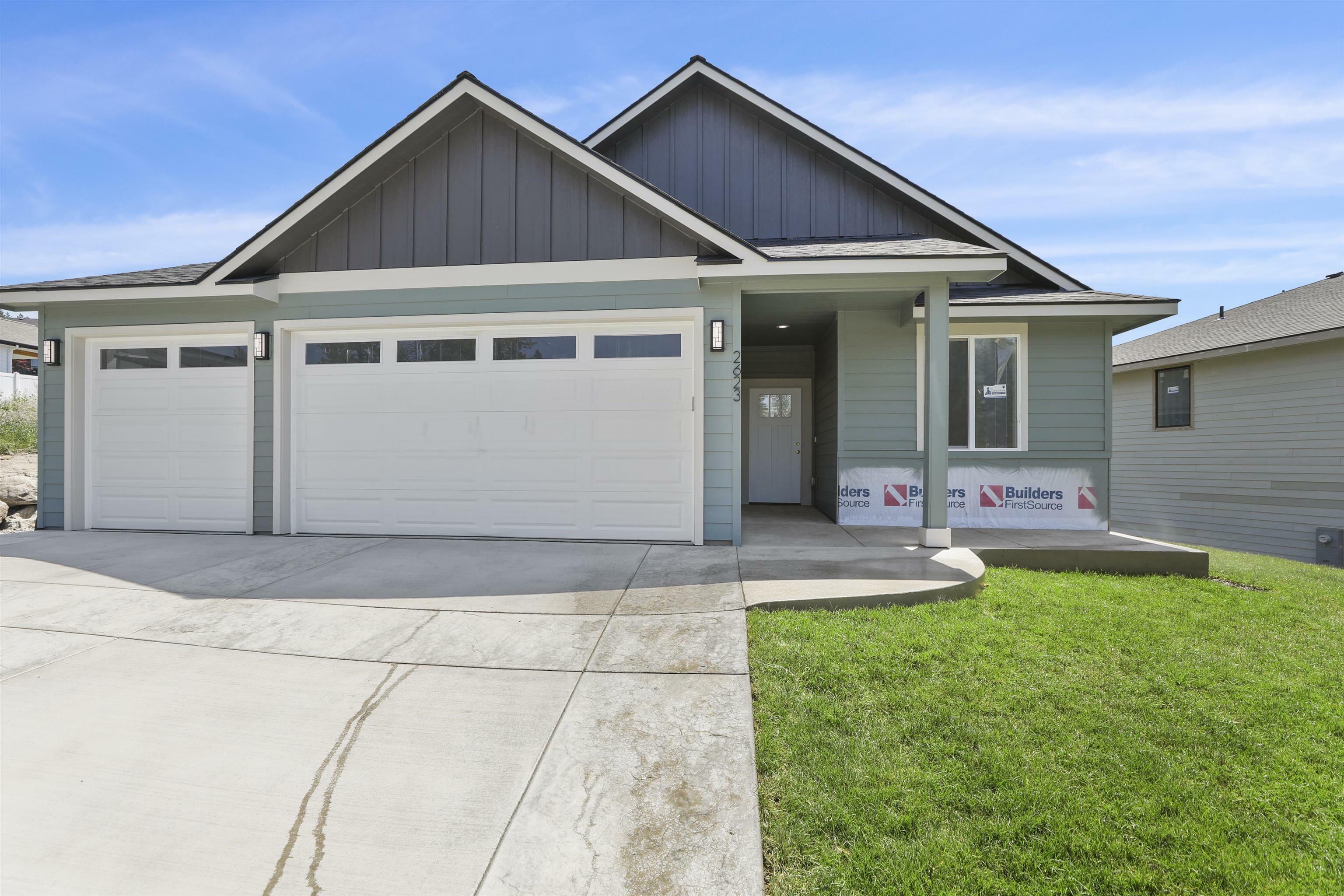 Property Photo: 2623 S Vera Crest Dr WA 99037