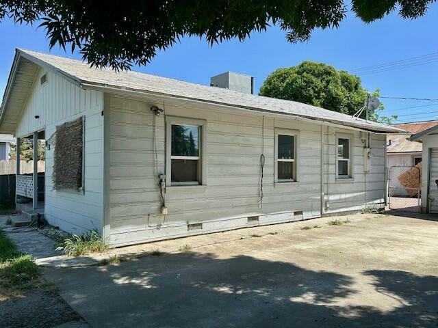 Property Photo: 813 E Inyo Avenue CA 93274