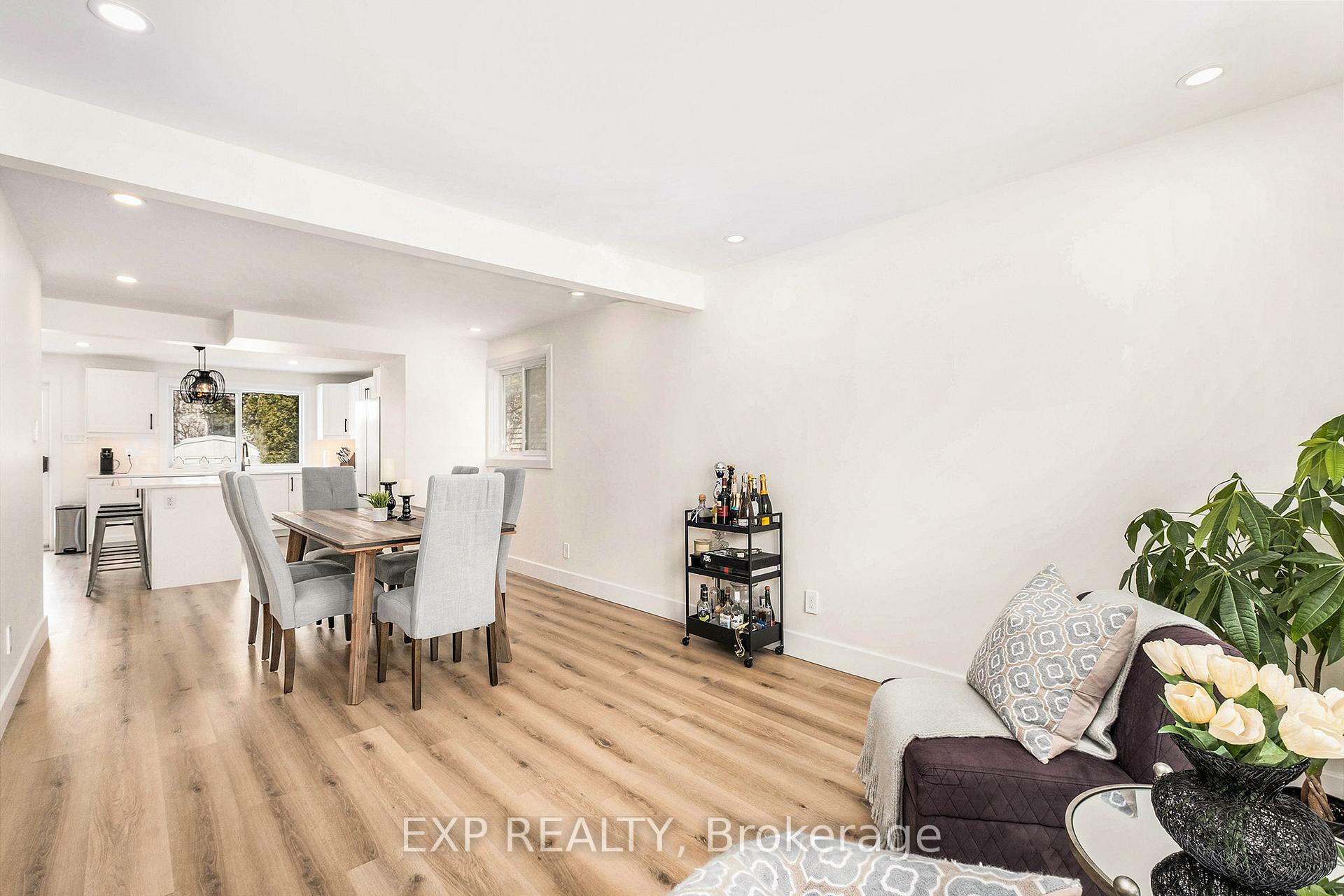 Property Photo: 16 Weybridge Drive ON K2J 2X2