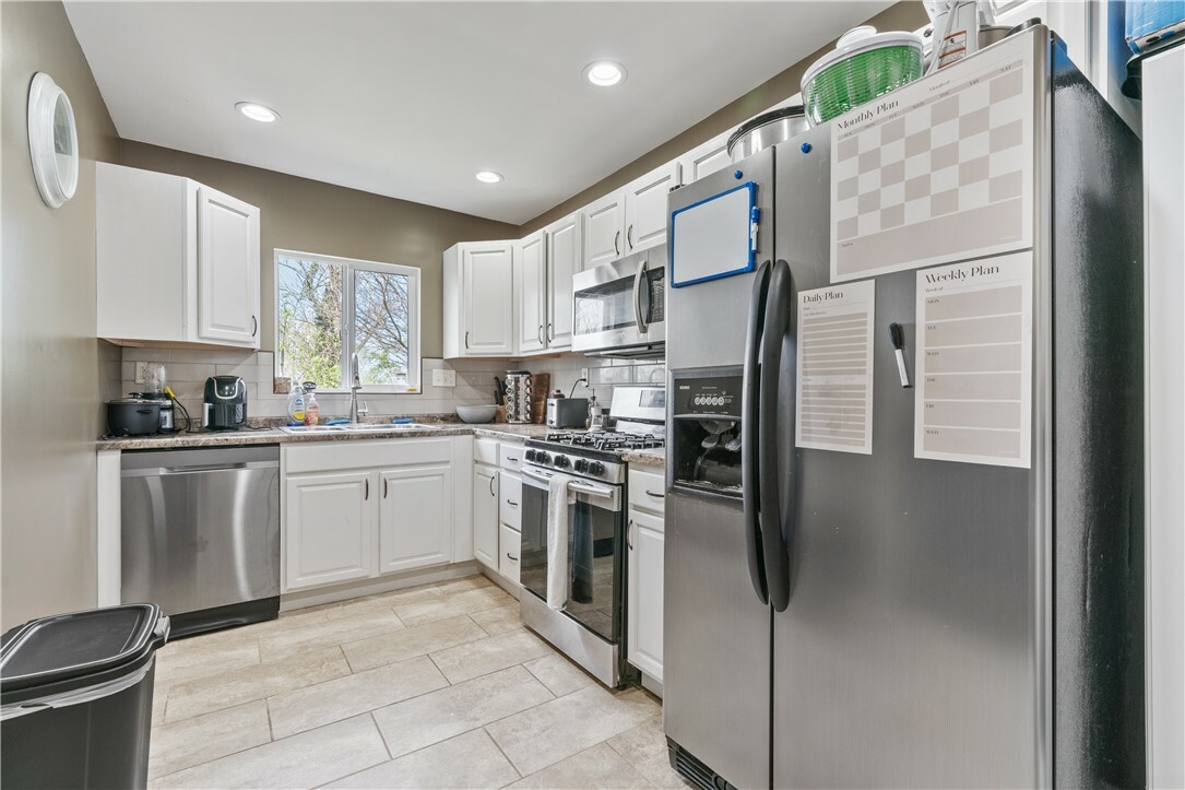Property Photo: 2979 Ruthwood Ave PA 15227
