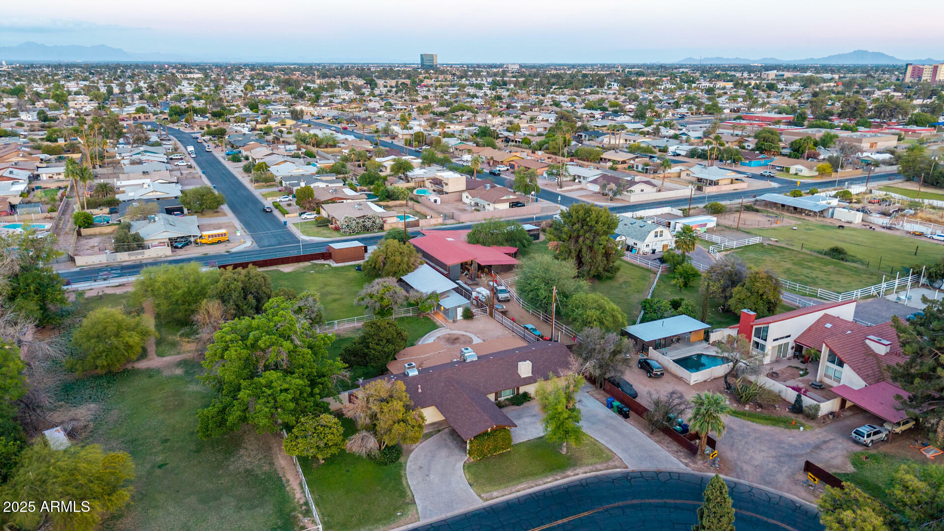 Property Photo: 645 S Esquire Way AZ 85202