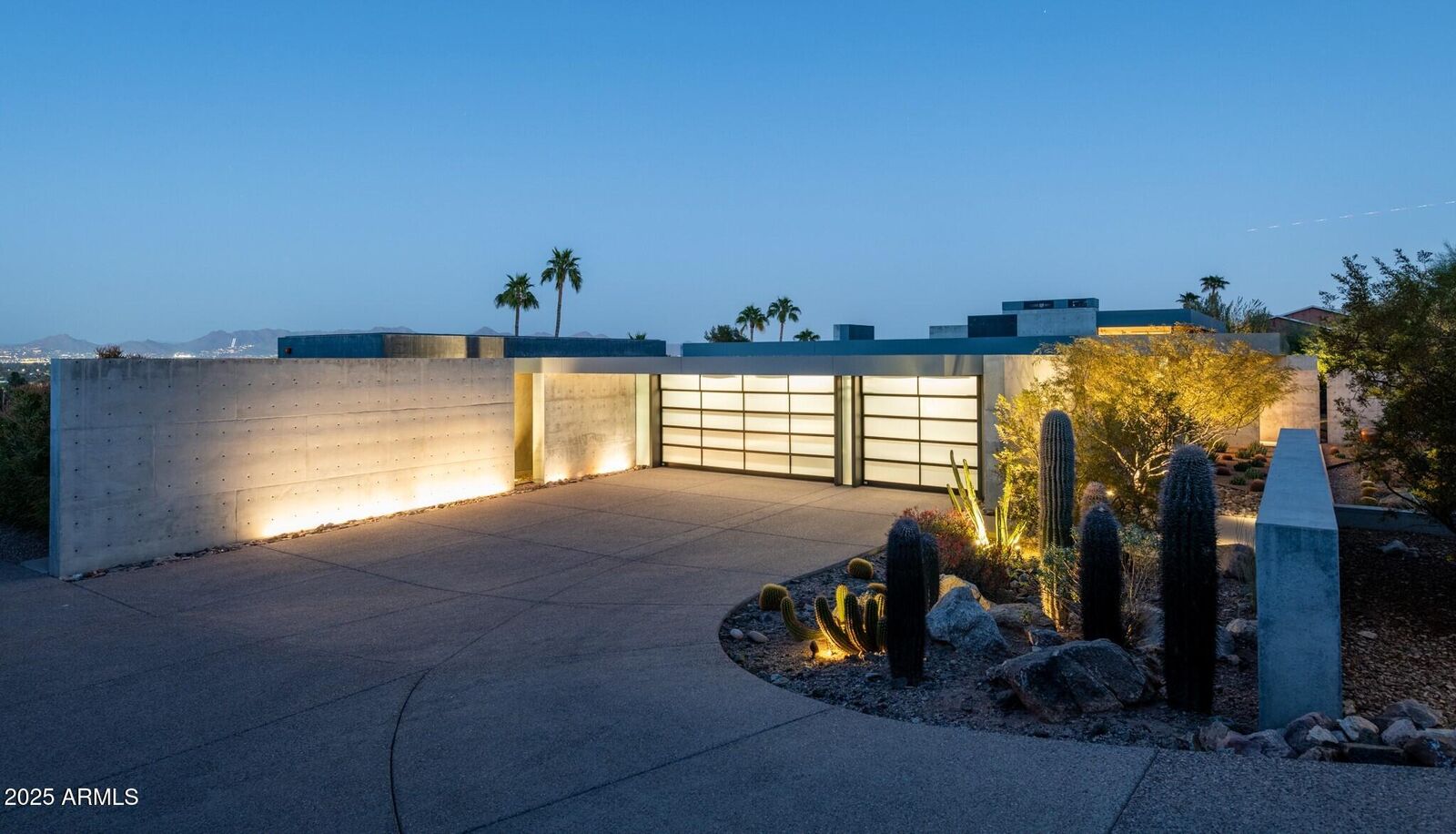 Property Photo:  4446 E Mockingbird Lane  AZ 85253 