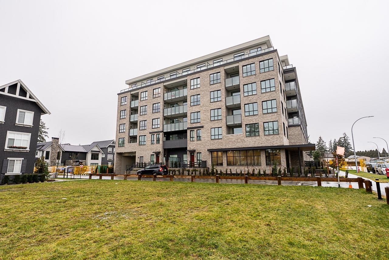 Photo de la propriété: 15738 85 Avenue 506 BC V4N 6Y1
