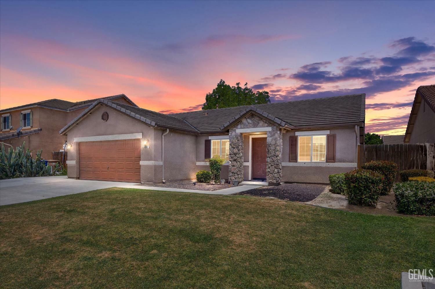 Property Photo: 11602 Trabancos Drive CA 93311