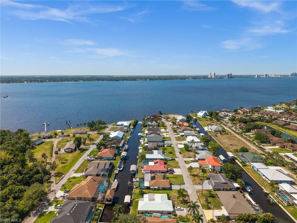 Property Photo: 7225 Reymoor Dr FL 33917