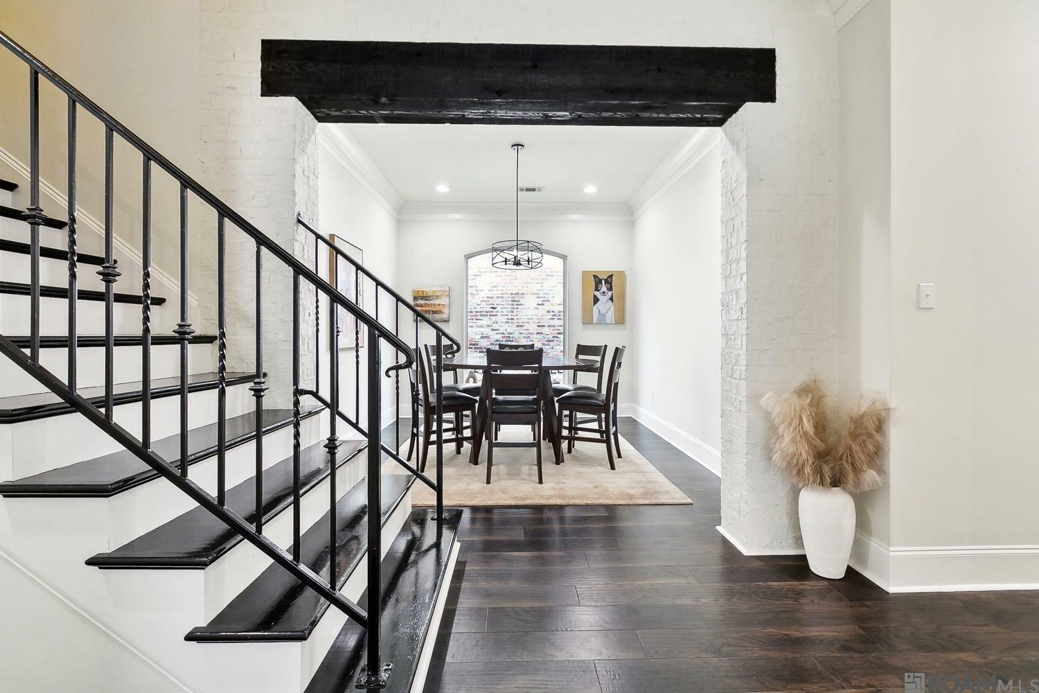 Property Photo: 18150 Vis-A-Vis Ave LA 70817