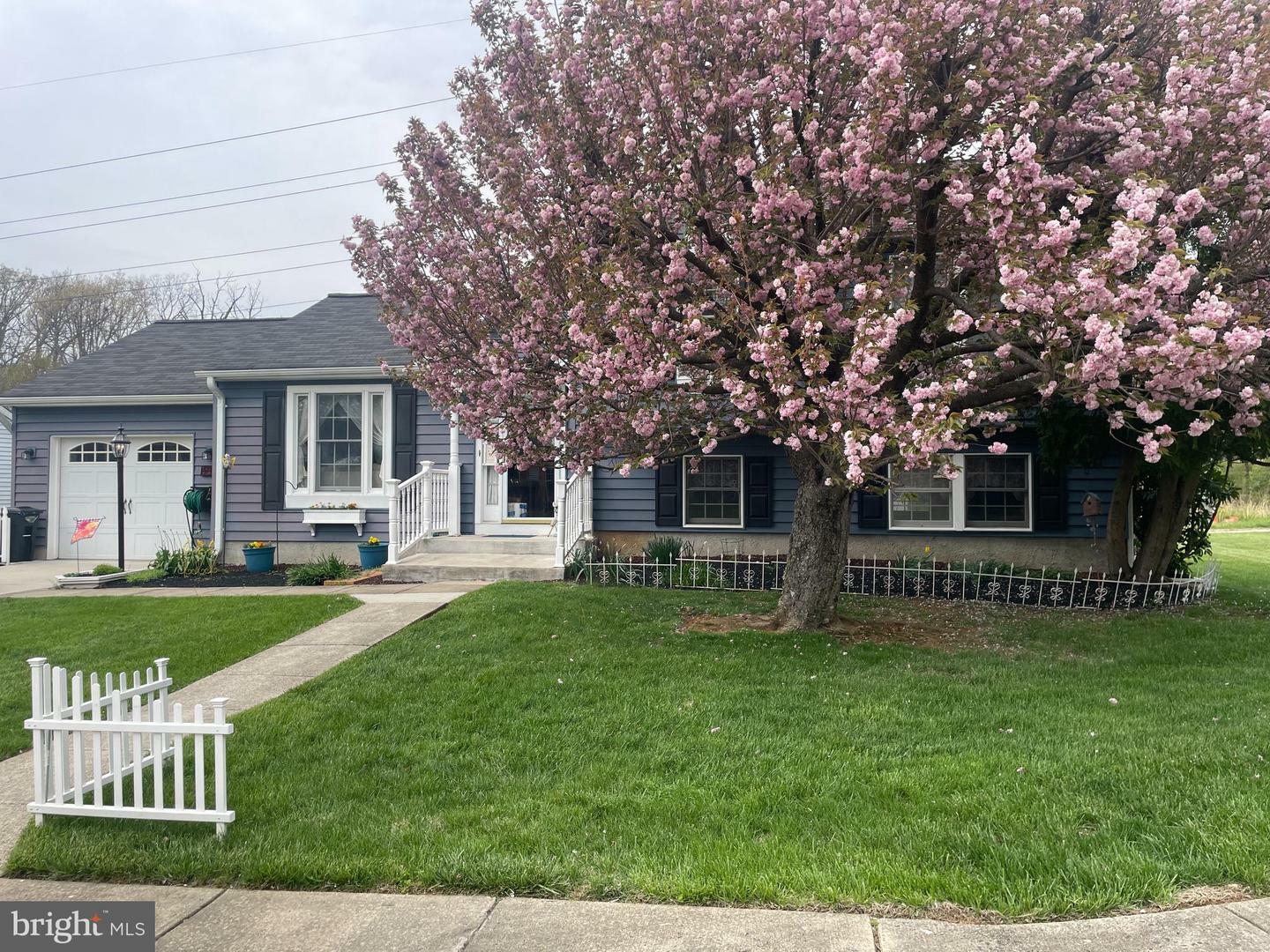 Property Photo: 16 Briarleaf Court MD 21228