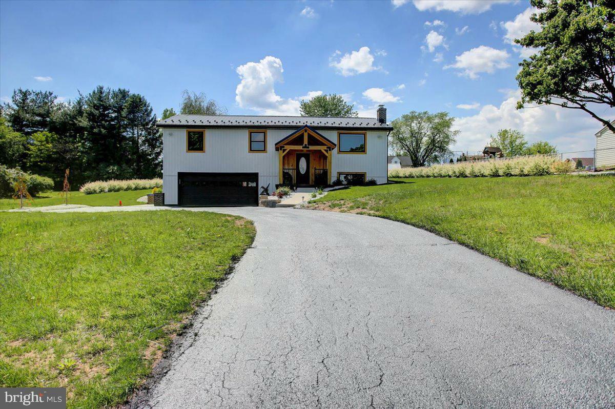 1607 Wanda Drive  Hanover PA 17331 photo
