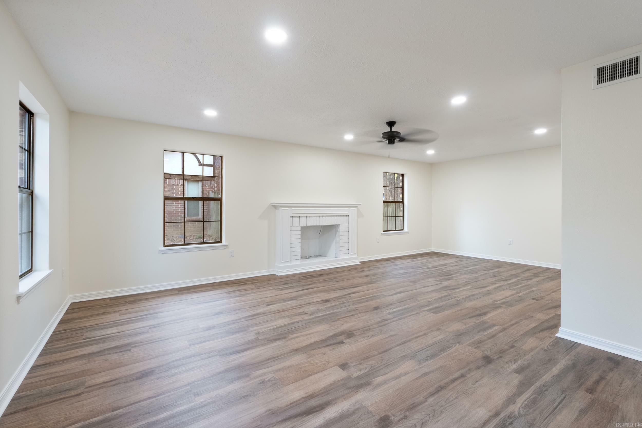 Property Photo: 10 Woodbridge Drive AR 72034