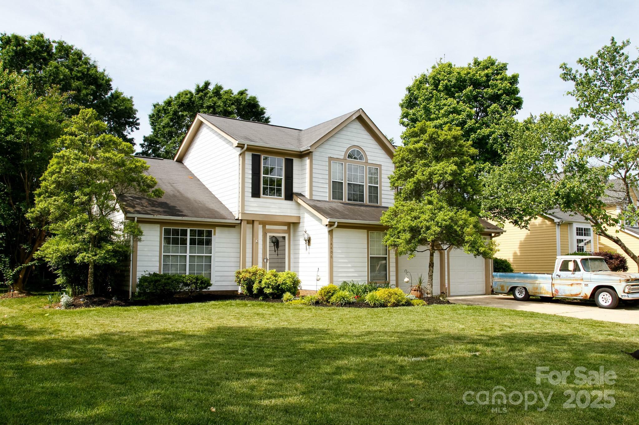 Property Photo: 14406 Gadwall Court NC 28273