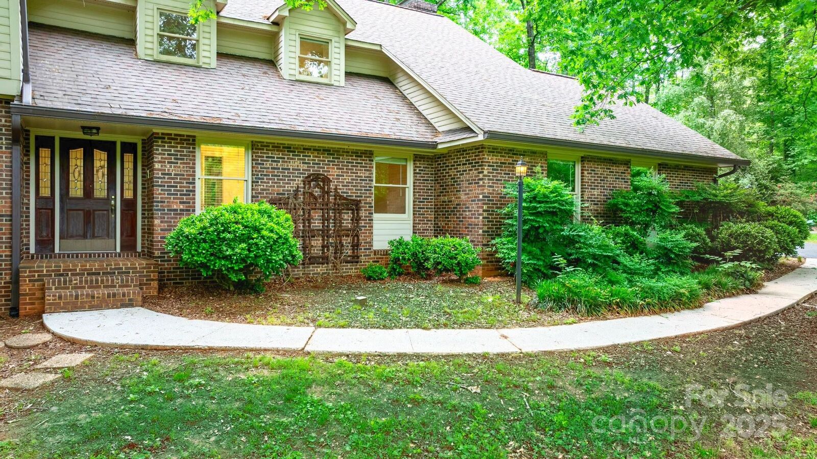 Property Photo:  1080 Rolling Green Drive  NC 28658 