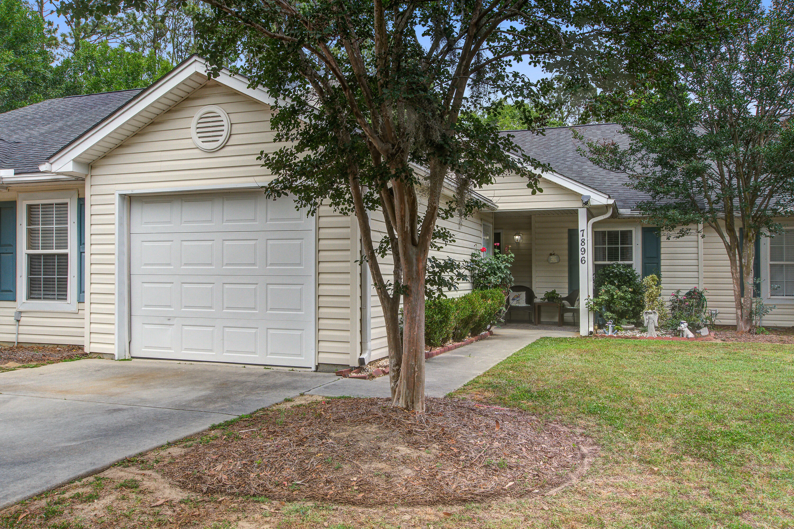 Property Photo: 7896 Montview Road SC 29418