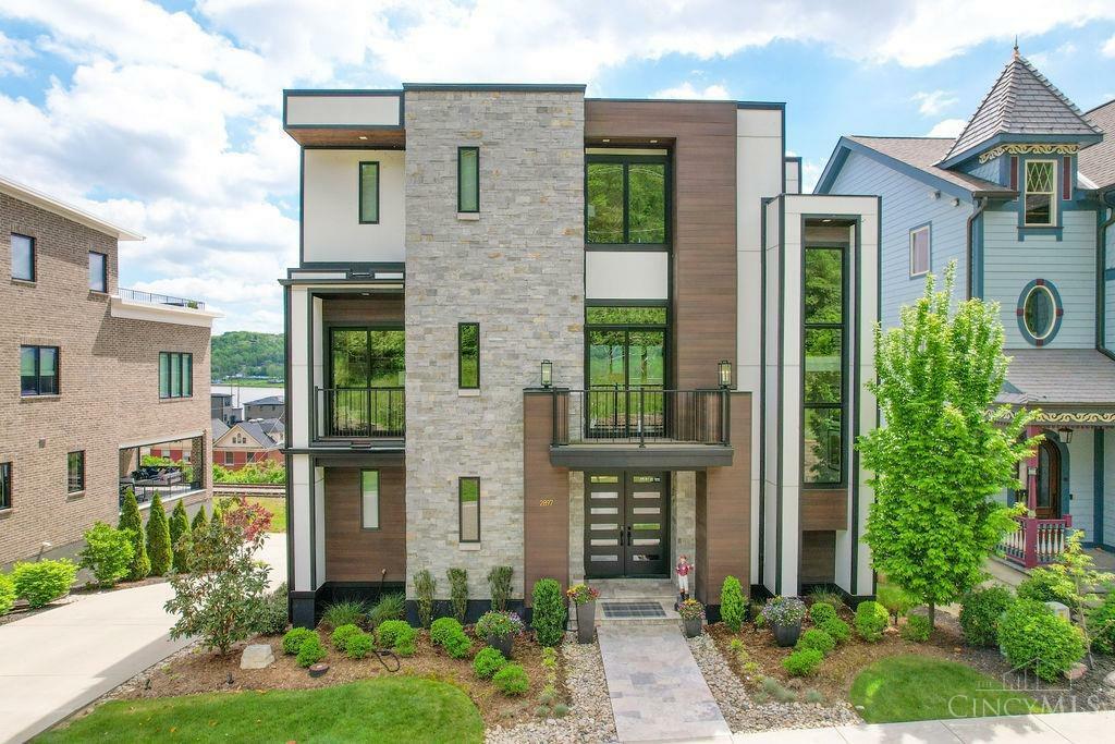 2897 Walworth Avenue  Cincinnati OH 45226 photo