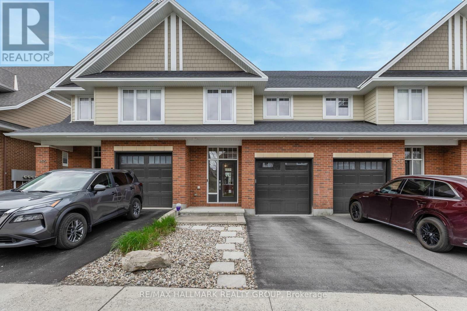 Property Photo: 454 Kilspindie Ridge ON K2J 5M8