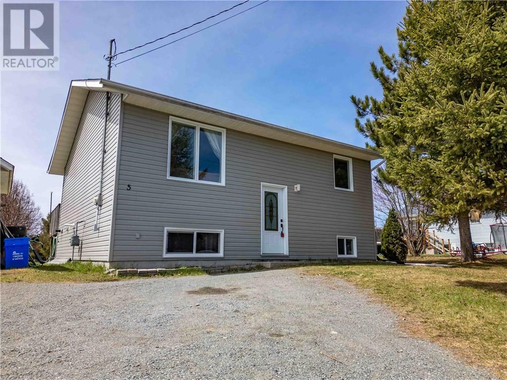Property Photo: 5 Main N ON P0M 2G0