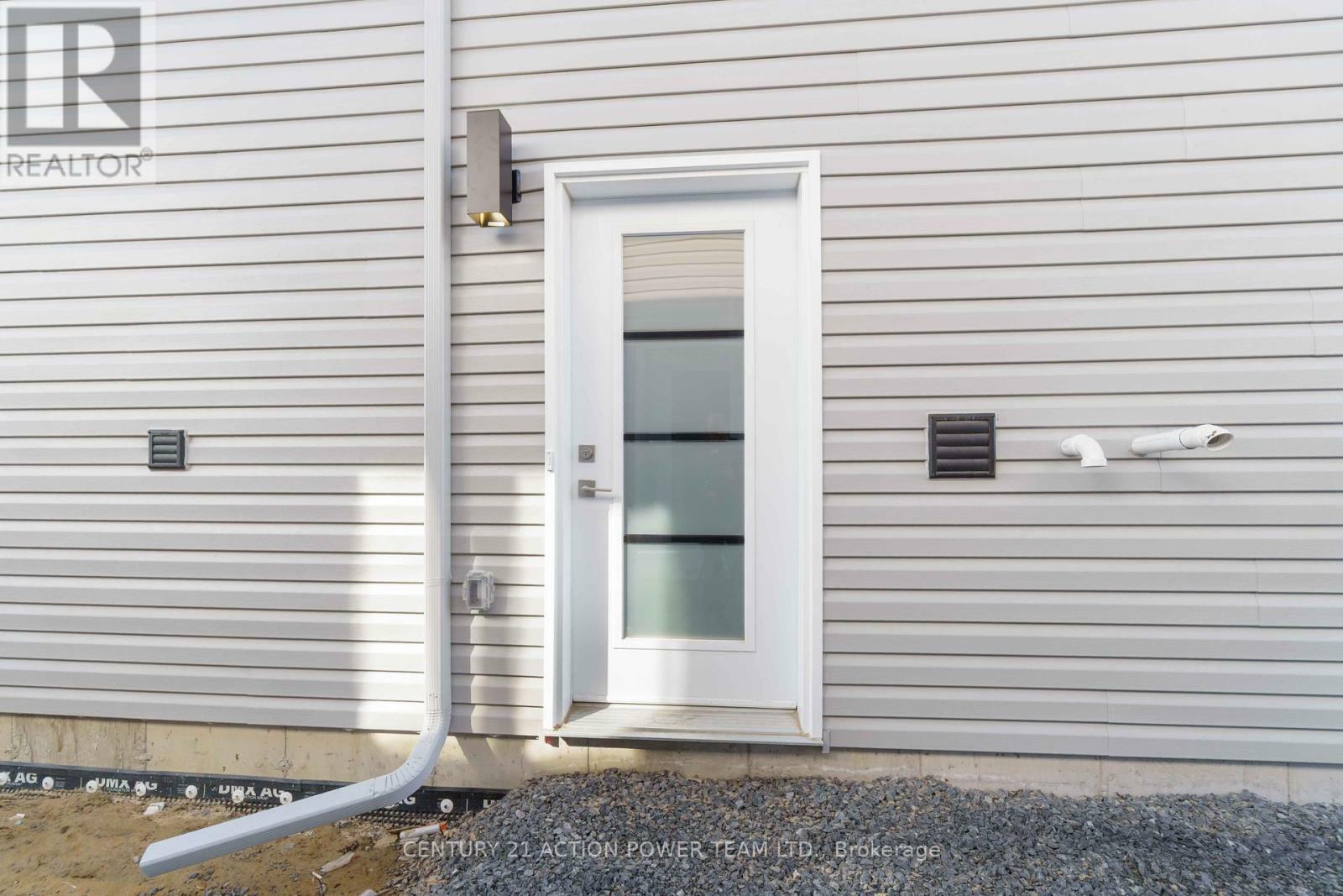 Photo de la propriété: 358 Hazel Crescent West A ON K0A 2M0