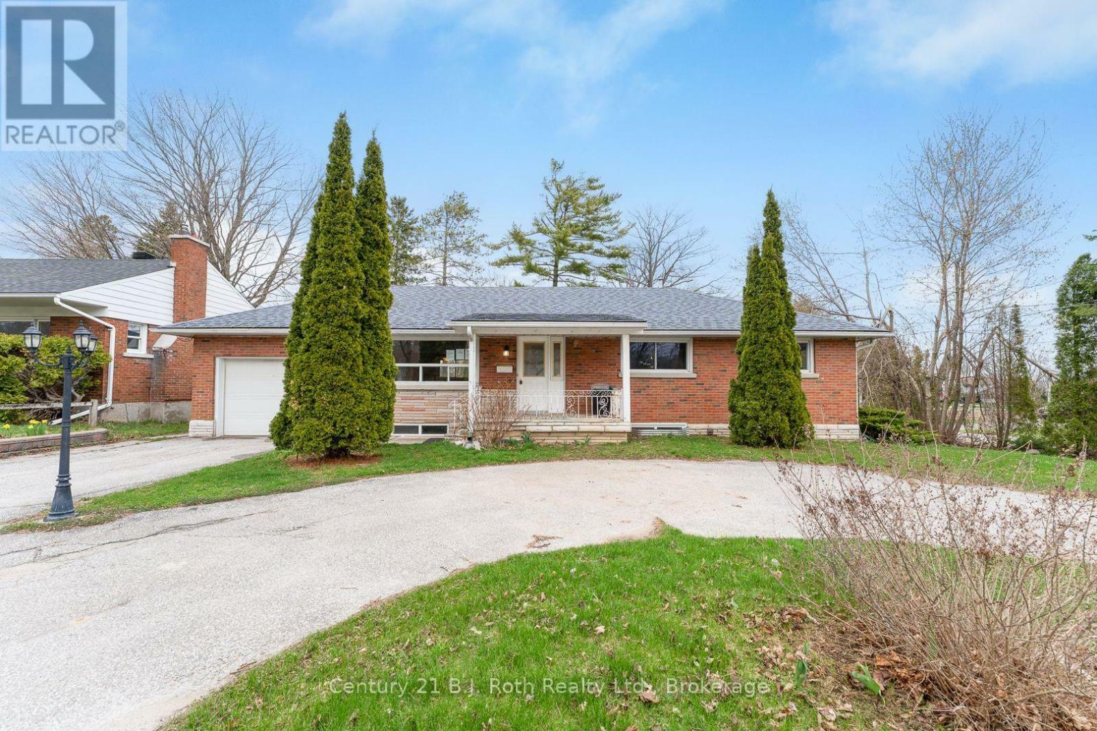 Property Photo: 362 Parkhurst Crescent ON L3V 4H6