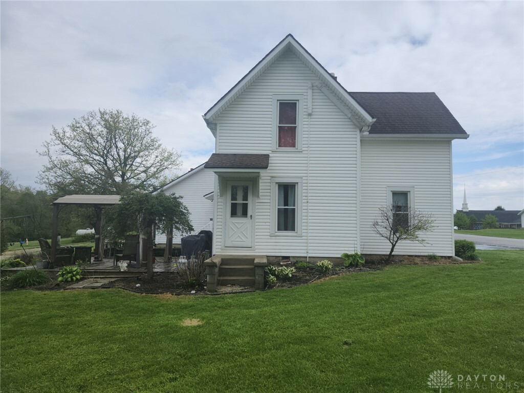 Property Photo: 3210 Leatherwood Creek Road OH 45365
