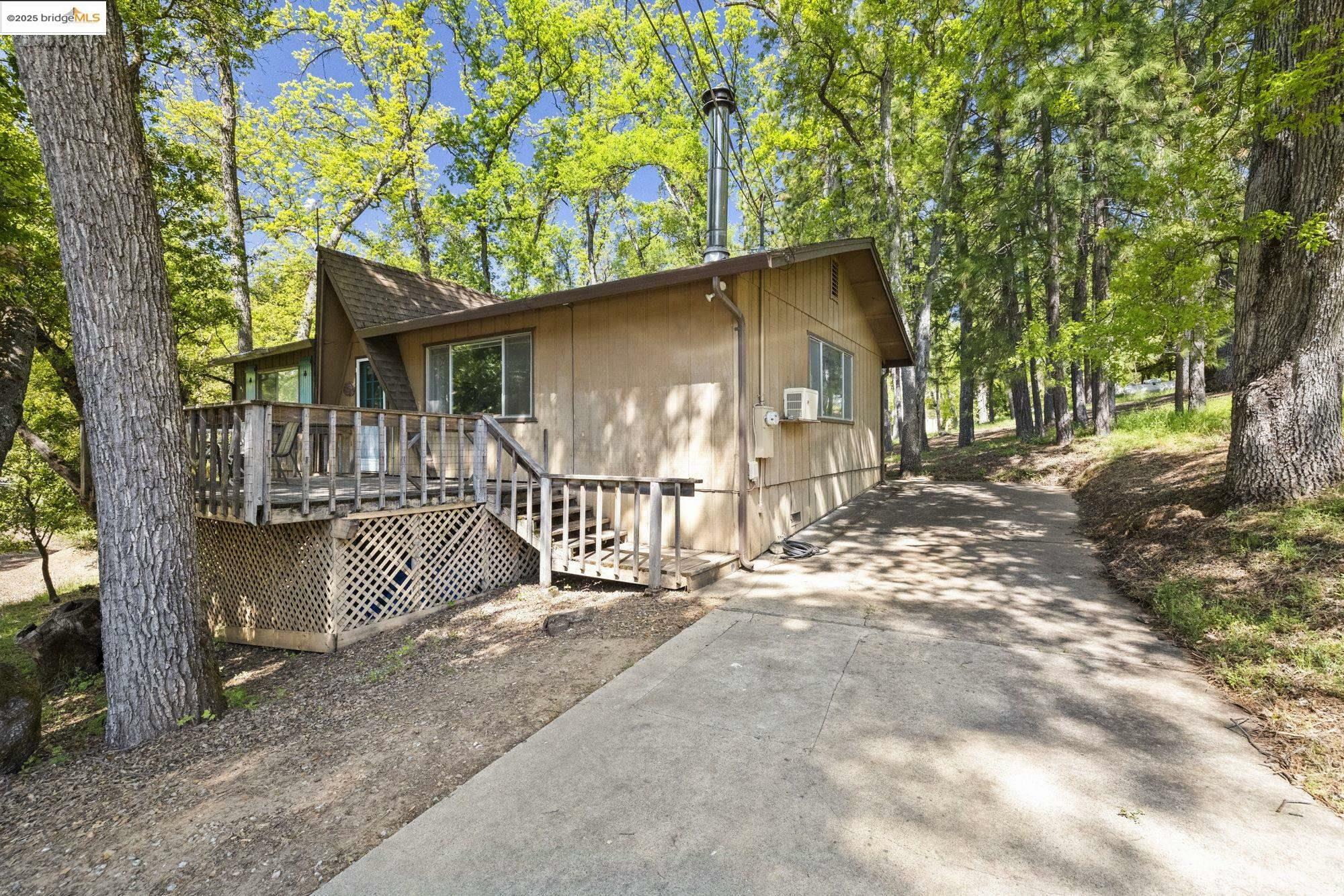 Property Photo: 20362 Pine Mountain Dr CA 95321