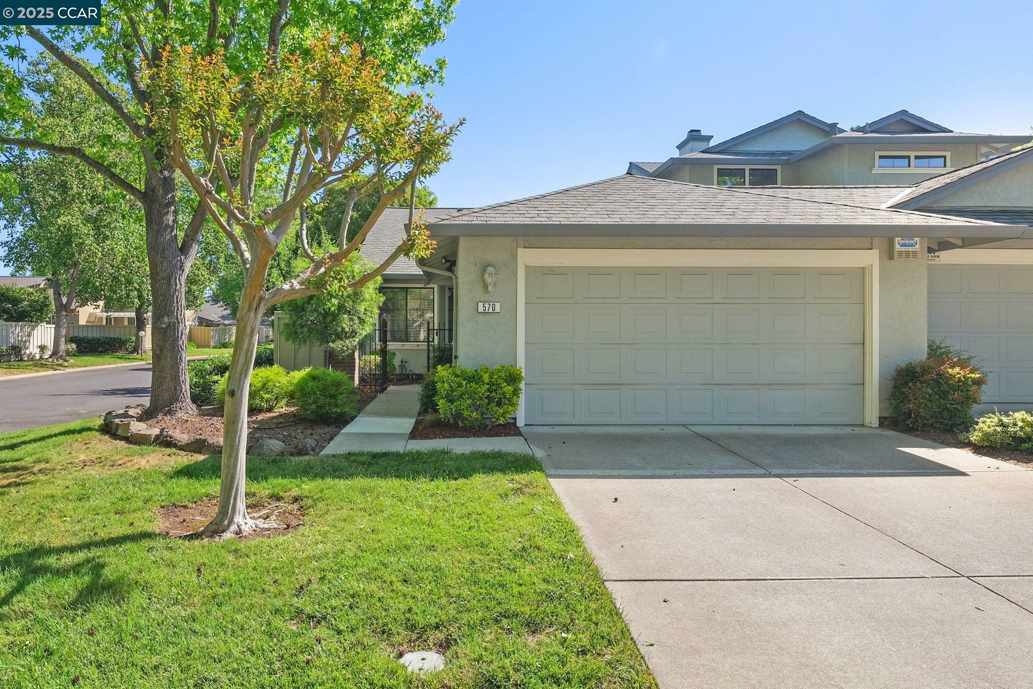 Property Photo: 570 Cesar Ct CA 94598