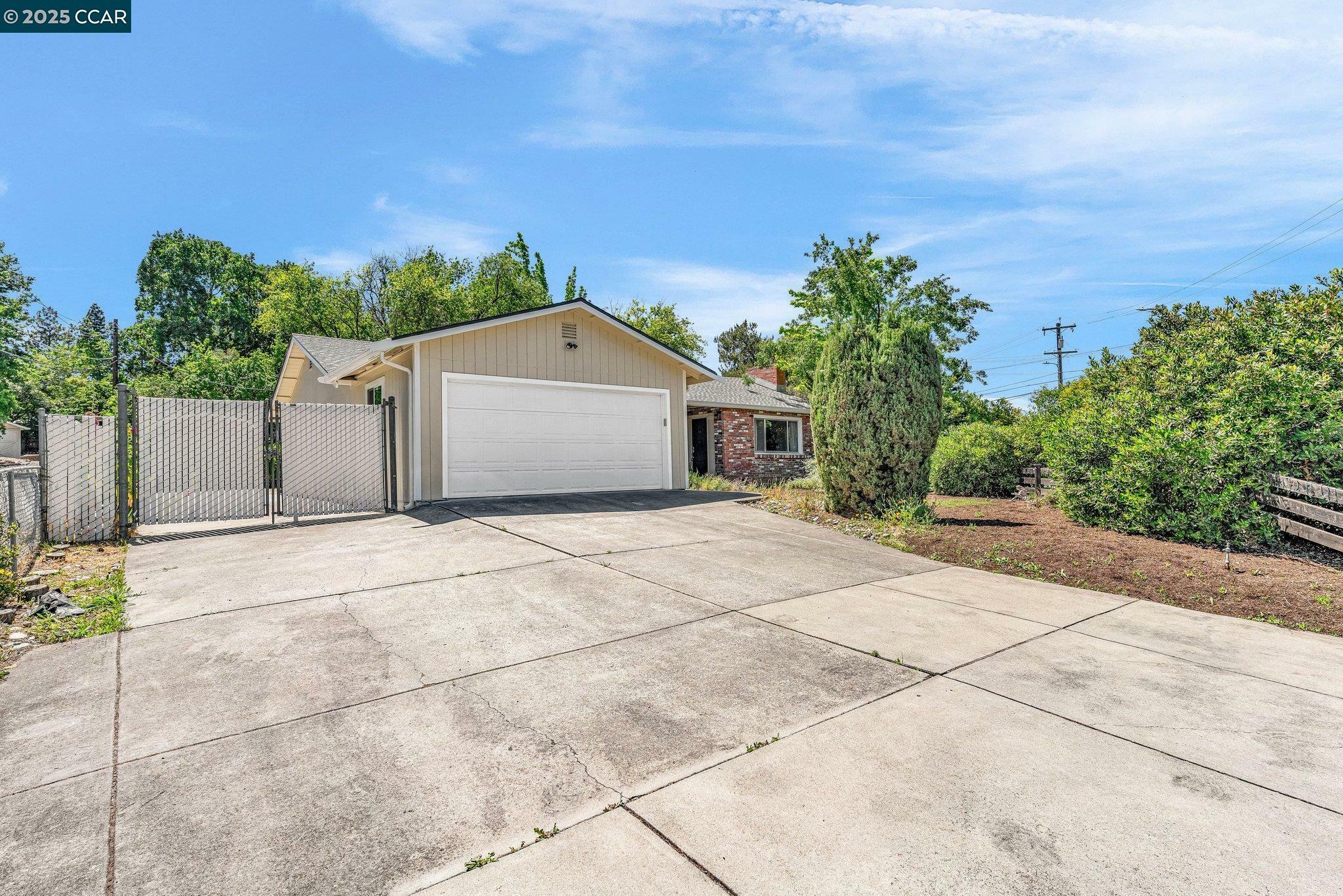 Property Photo: 280 Sierra Dr CA 94596