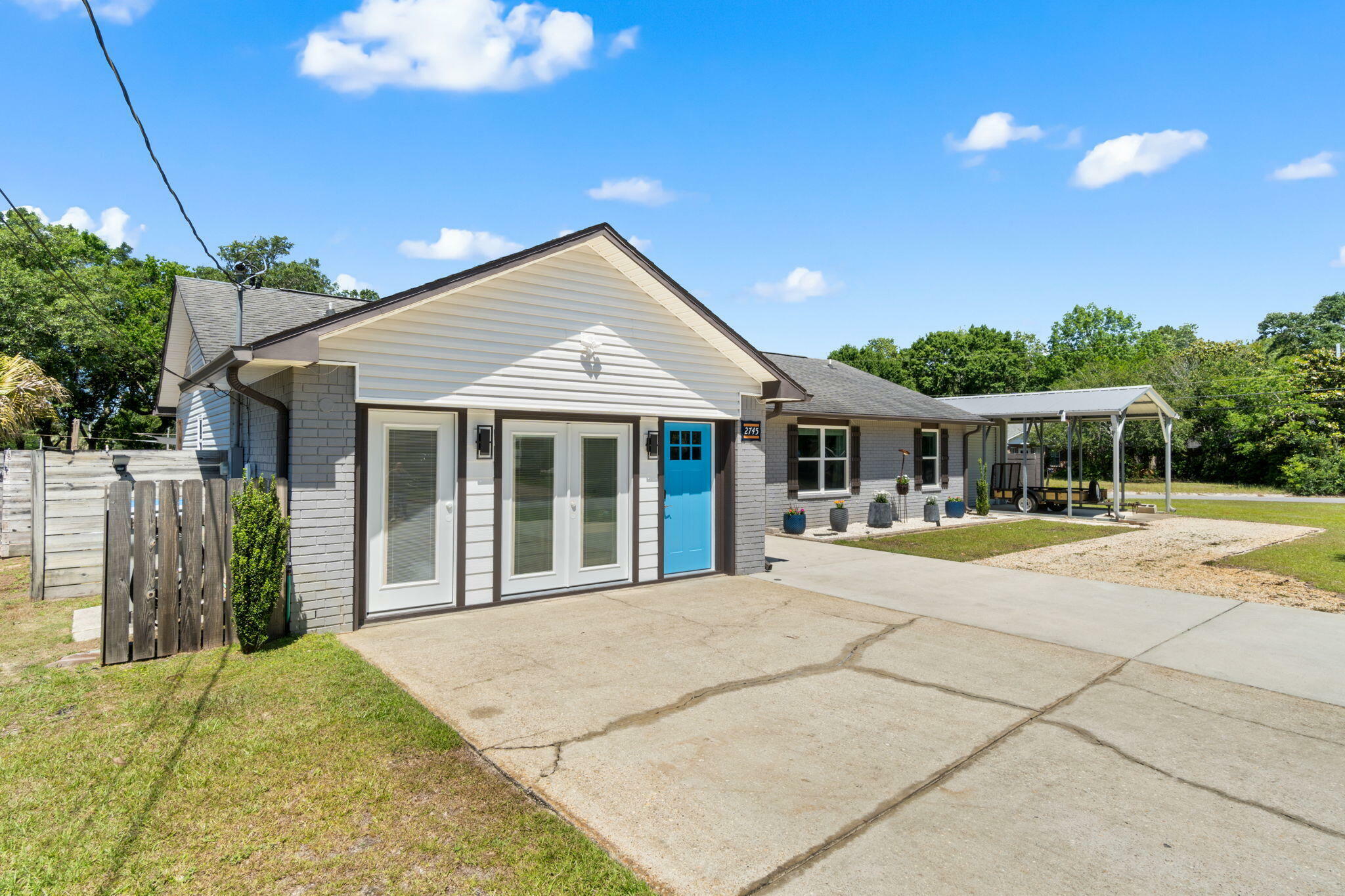 Property Photo: 2745 Blue Bay Court FL 32566