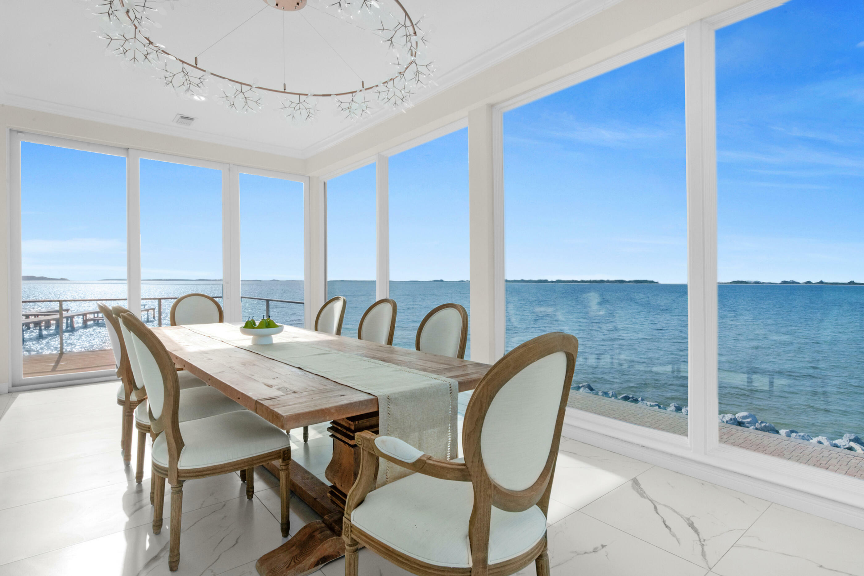 Property Photo: 320 Sunny Drive FL 32569