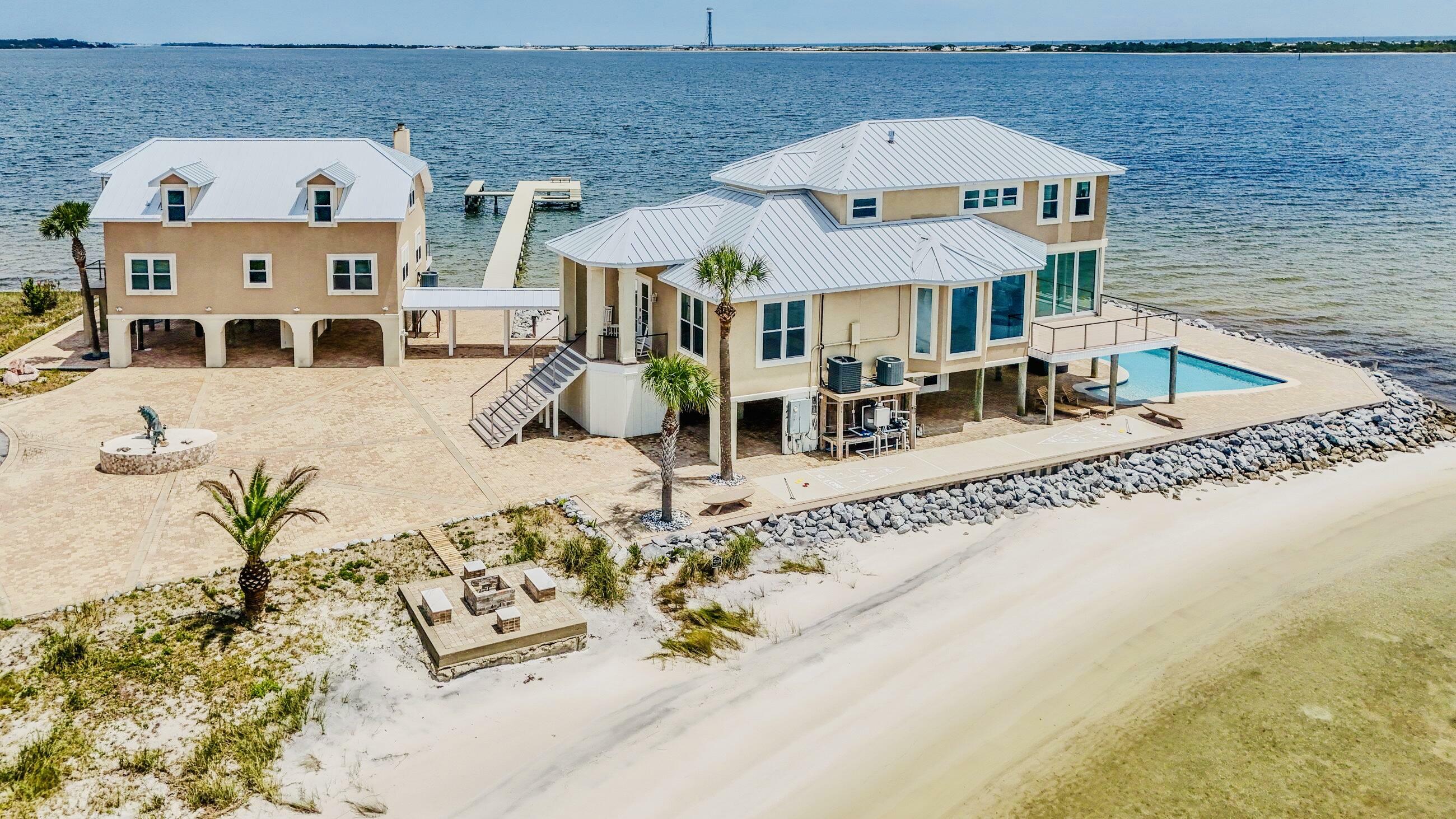 Property Photo: 320 Sunny Drive FL 32569