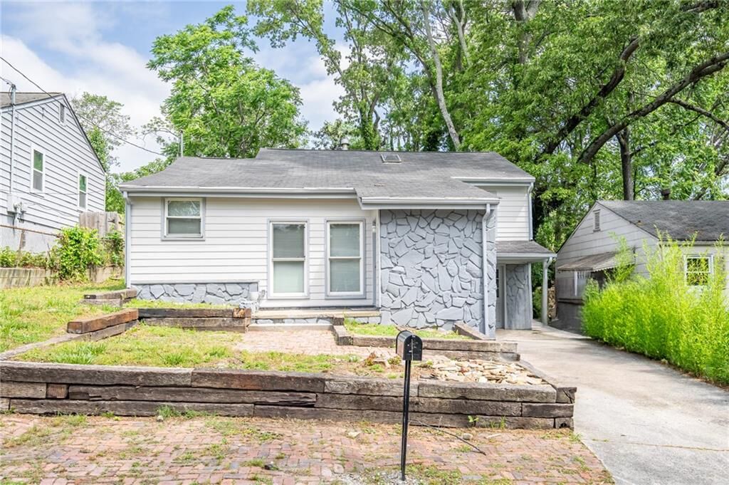 Property Photo:  217 Birch Street  GA 30354 